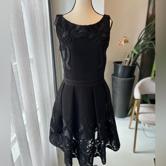 Maje Lace Peplum Dress - Picture 4 of 12